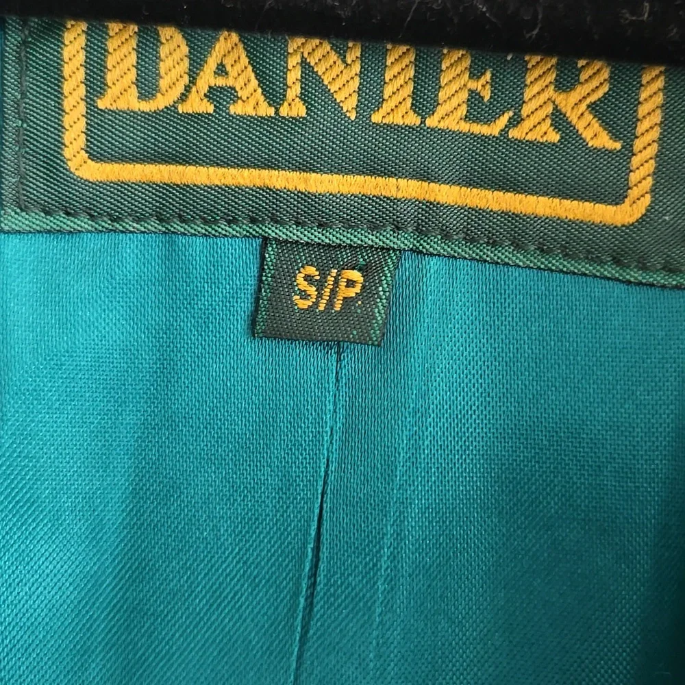 ⭐️ Host Pick ⭐️Danier Leather | Suede Green Belted Skirt Set - Picture 4 of 14